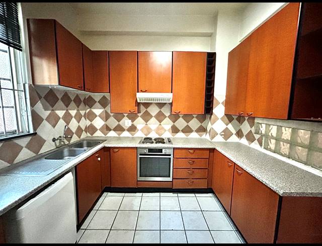 2 BEDROOM APARTMENT FOR SALE IN HOUGHTON ESTATE